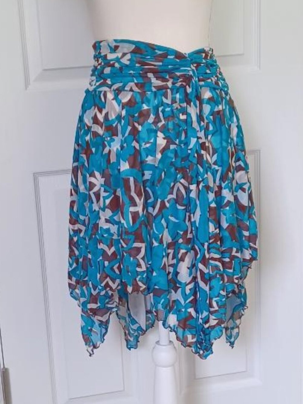EUC Vintage Diane Von Furstenberg "Elma" Asymmetrical 100% Silk Skirt Size 6